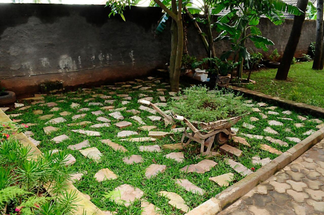 The Shoebill Nest Bed & Breakfast Kampala Ngoại thất bức ảnh
