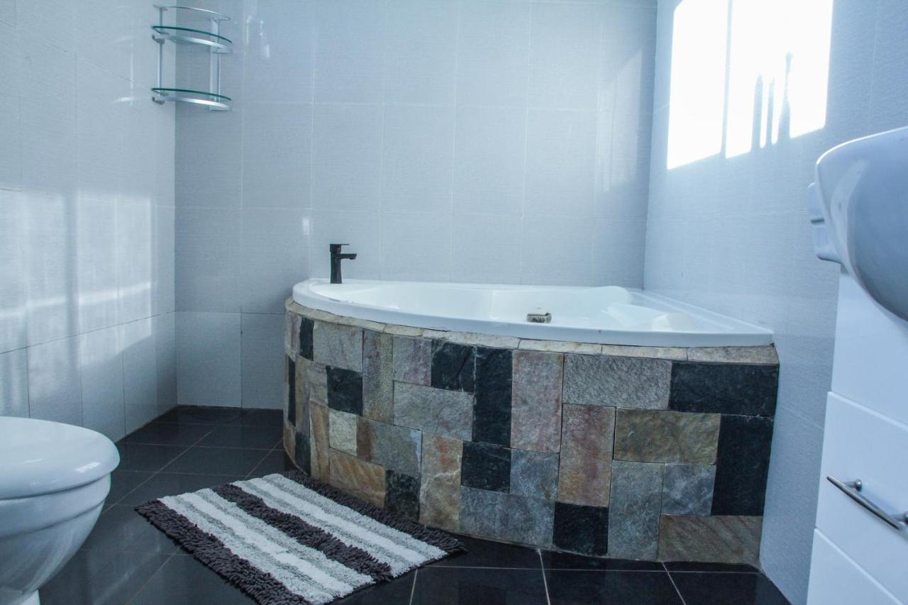 The Shoebill Nest Bed & Breakfast Kampala Ngoại thất bức ảnh